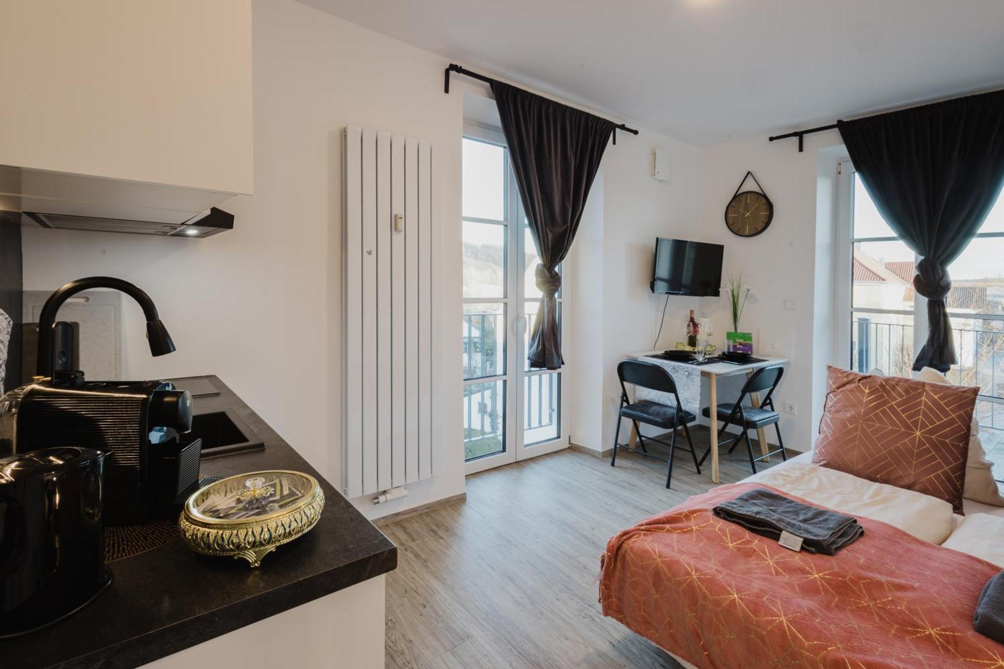24-7 Living Room Passau - Cozy - Balcony - Kitchen Tiefenbach  Buitenkant foto